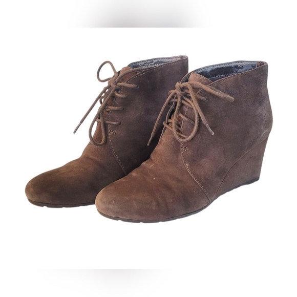 Clarks Bendables Boots Brown Suede Wedge Lace Up Ankle Wedge - Picture 2 of 8